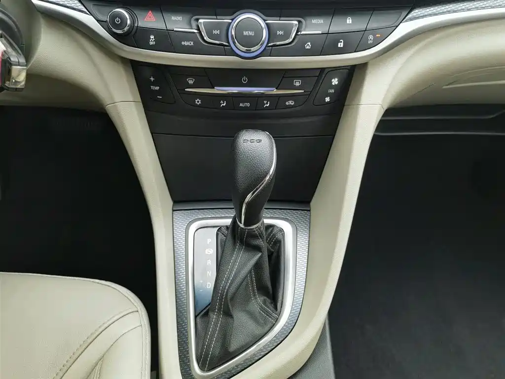 Buick Excelle 2019 15T DCT Connected Elite Type China VI фото 13