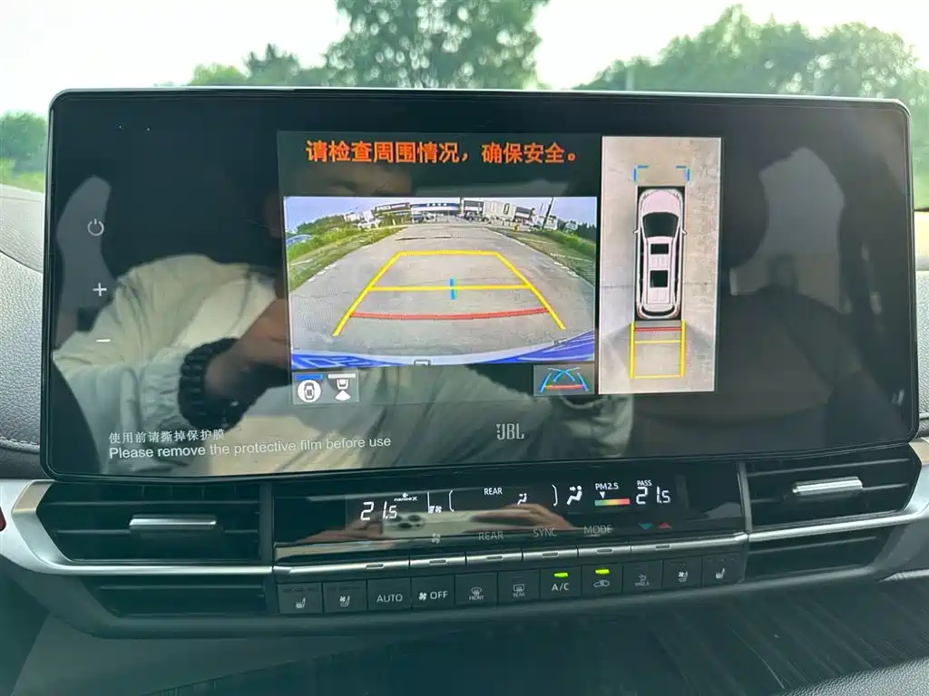 Toyota Sienna 2023 2.5L Hybrid Platinum Edition фото 28