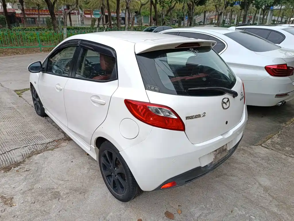 Mazda 2 2014 2012 Hatchback Dynamic 1.5L Automatic Value Edition