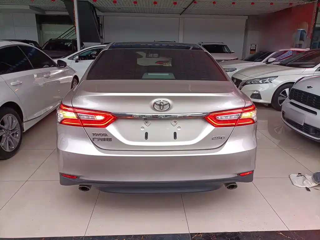 Toyota Camry 2018 2.5G Luxury Edition фото 4