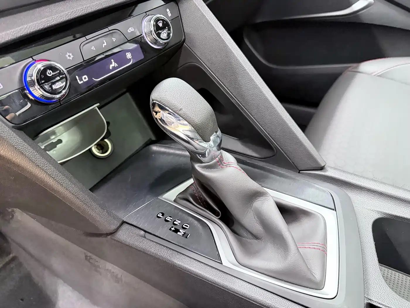 Chevrolet Volando 2019 Redline 530T Automatic Premium Enjoyment Edition (5+2 seater) China VI фото 13