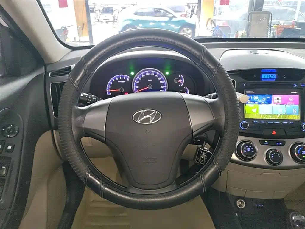 Hyundai Elantra 2011 1.6L Manual Luxury фото 11