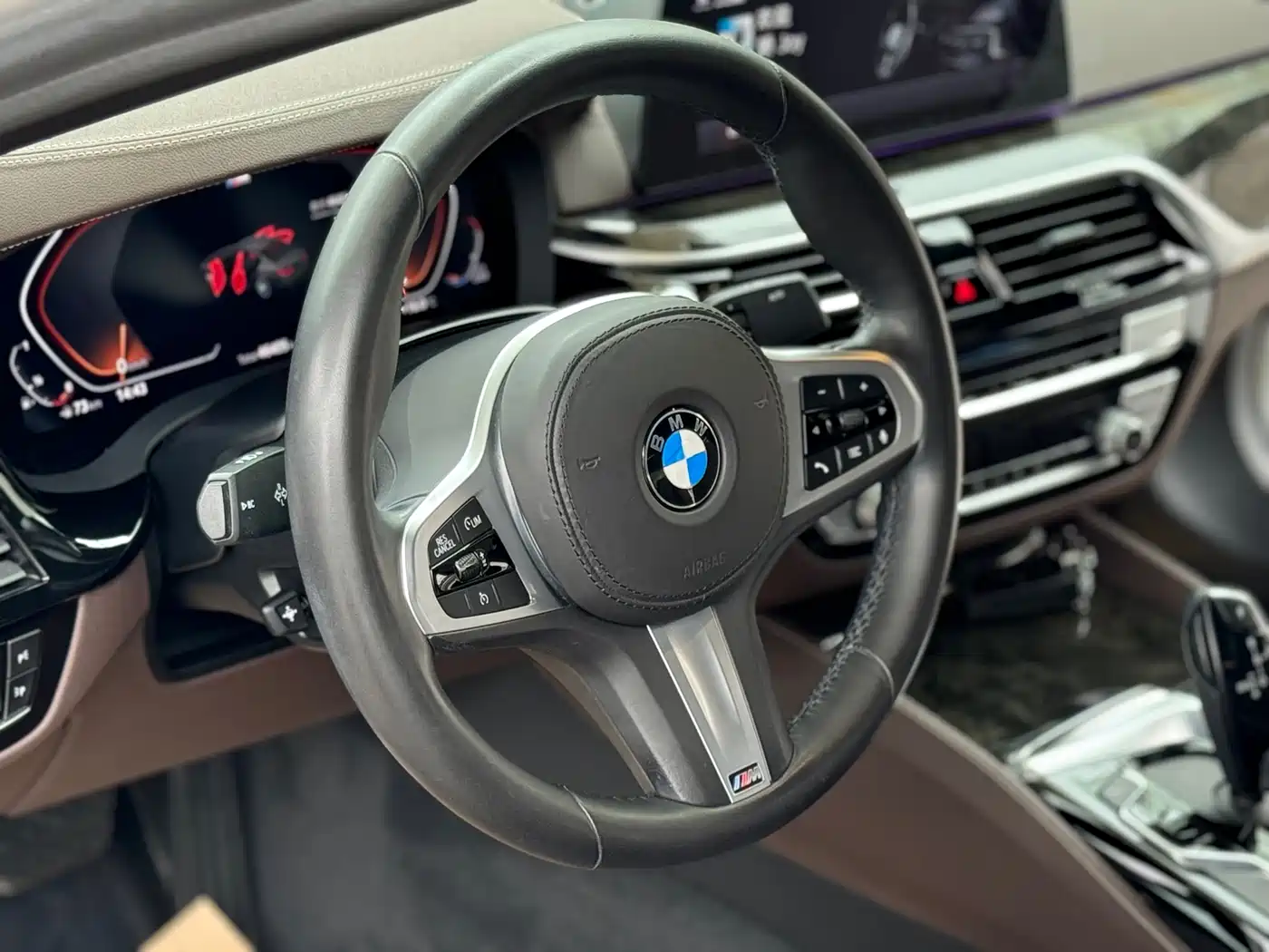 BMW 5 Series 2020 525Li M Sport Package фото 14