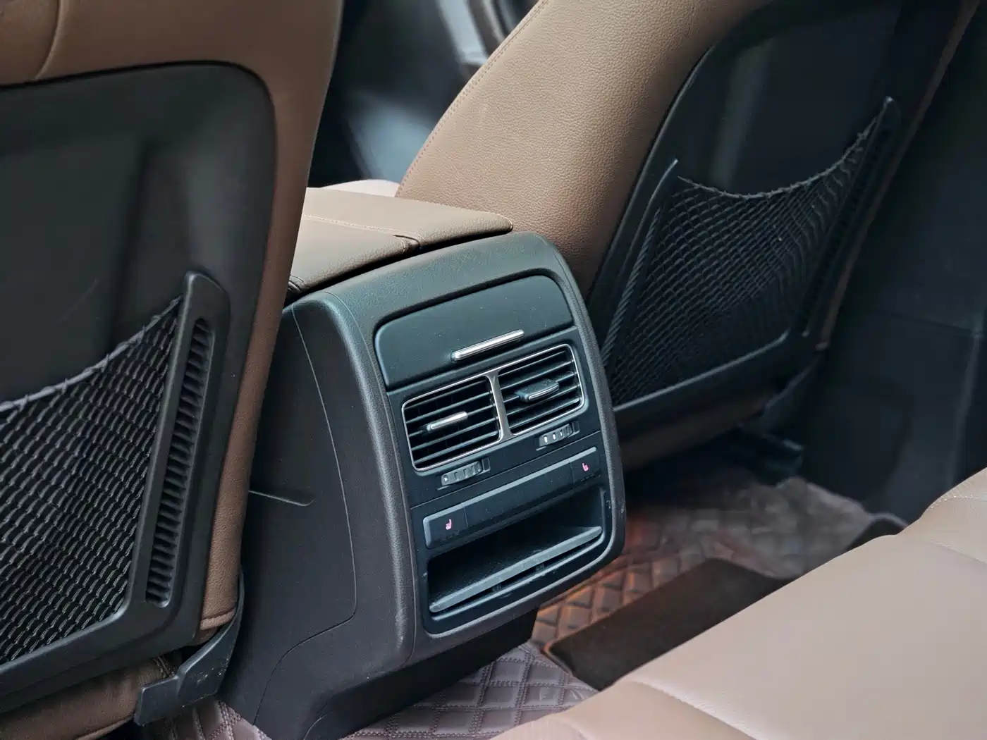 Volkswagen Touareg 2011 3.0TSI Comfort фото 18