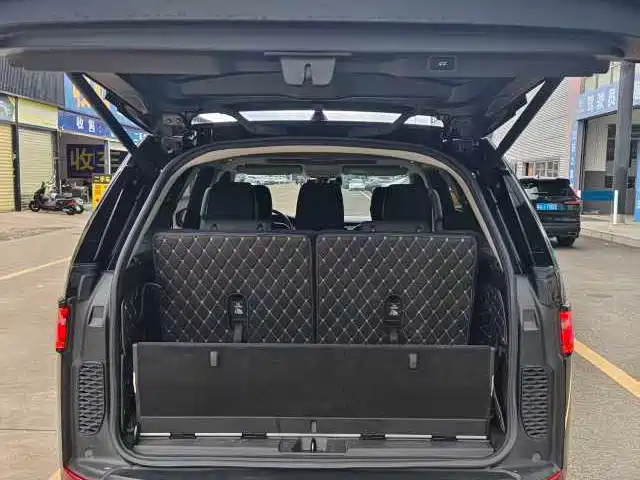 Photo 16 - Land Rover Discovery