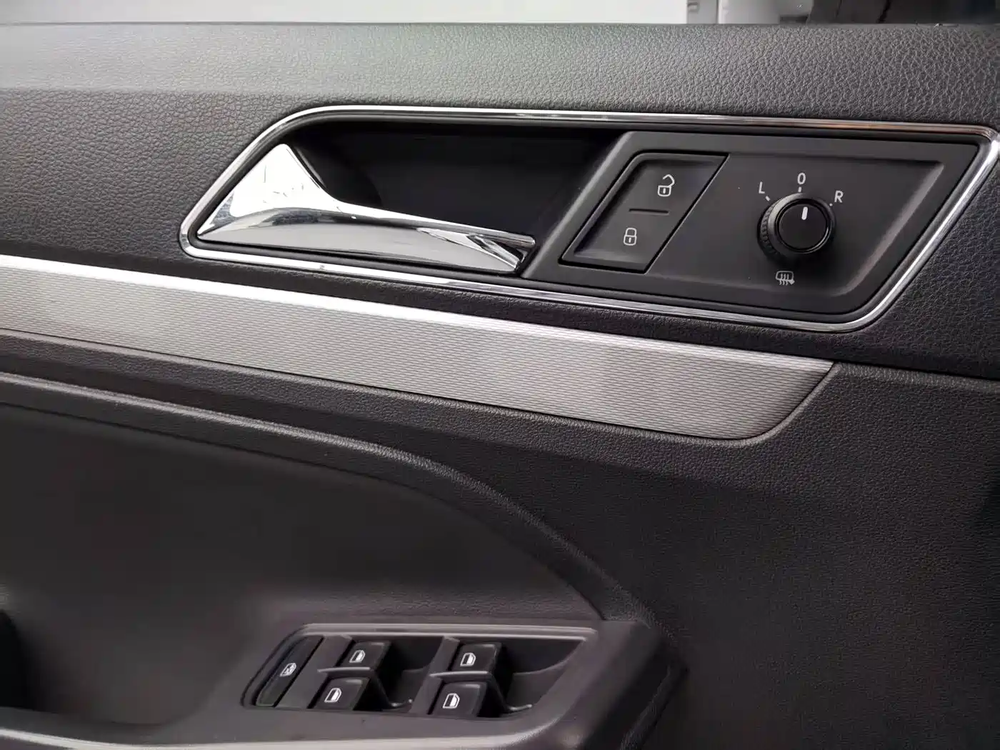 Volkswagen Lavida Tour 2017 230TSI DSG Comfort Edition фото 14