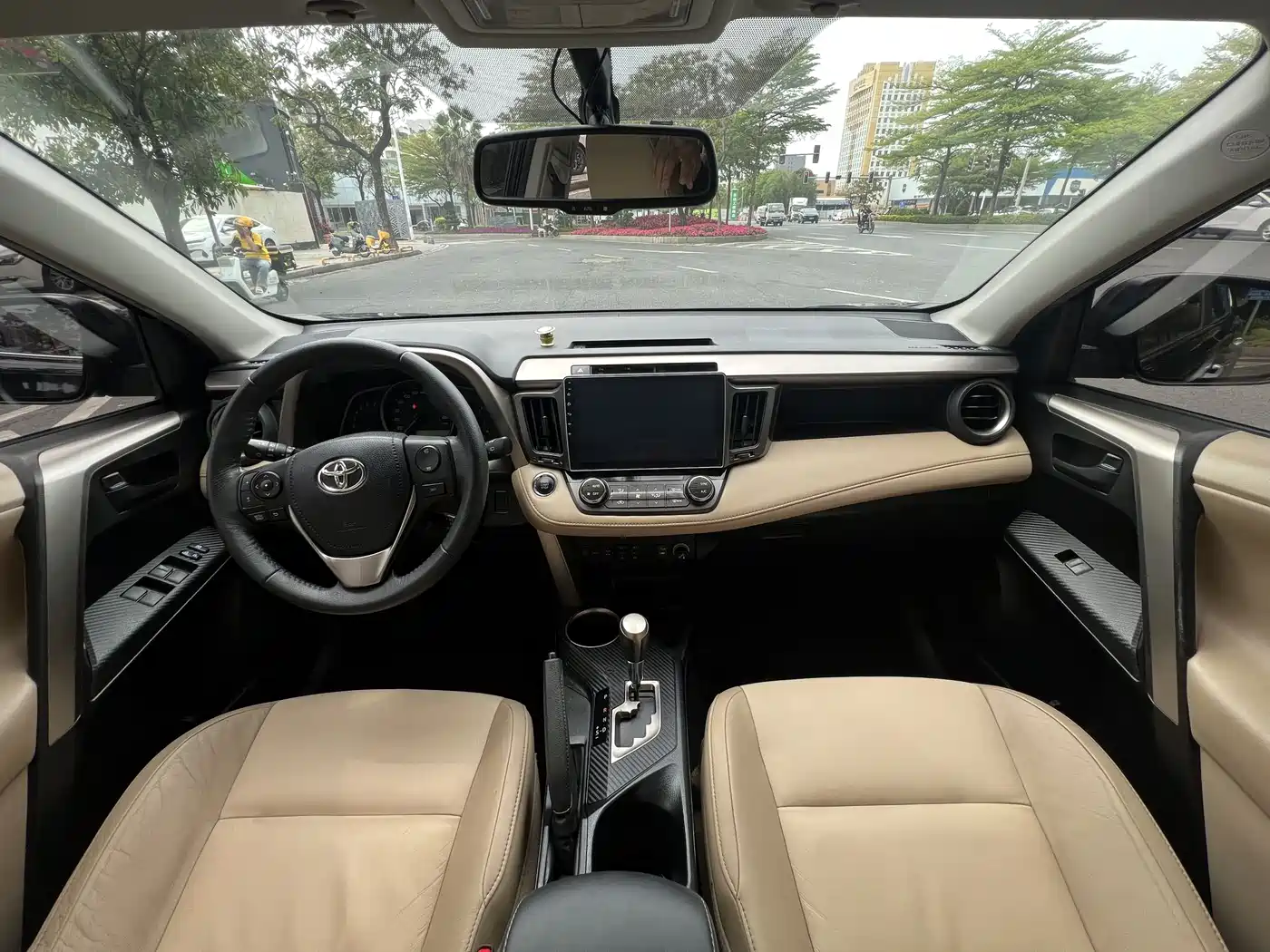 Toyota RAV4 Rongfang 2015 2.5L Automatic 4WD Elite Edition фото 7