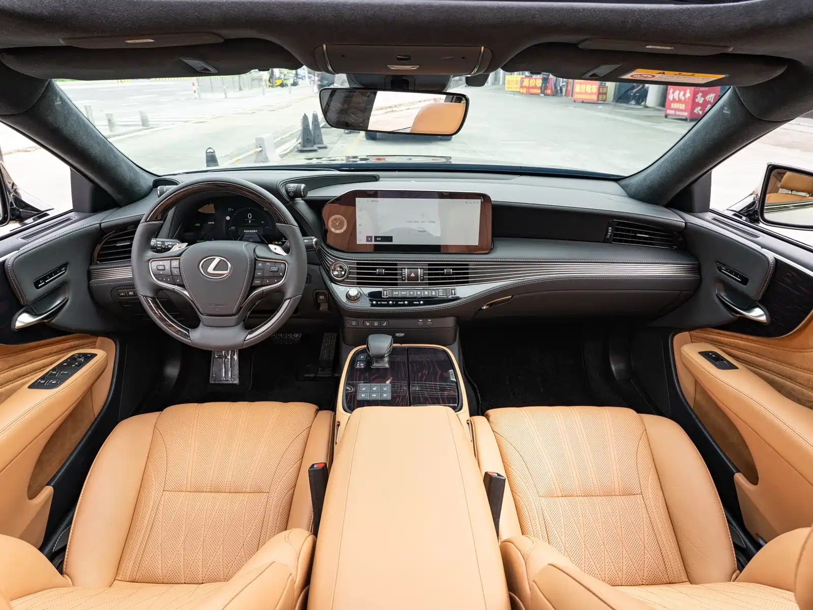 Фото 13 - Lexus LS