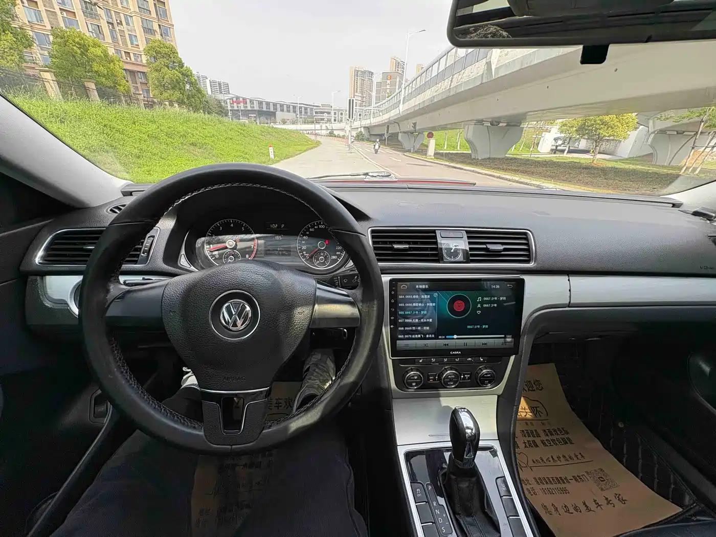 Volkswagen Passat 2014 1.8TSI DSG Luxury Edition фото 12