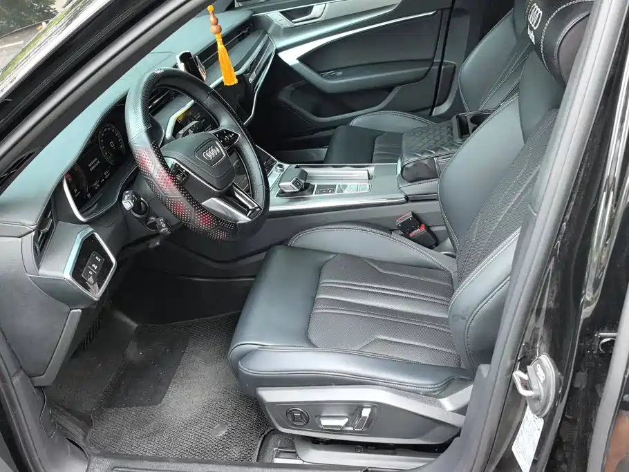 Фото 9 - Audi A6L