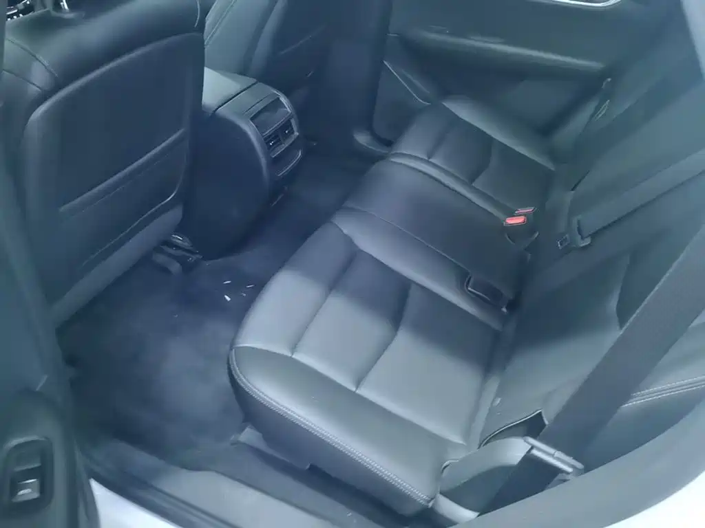 Фото 17 - Cadillac XT5