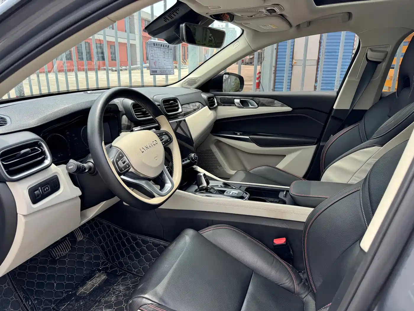 Lynk & Co 02 2018 1.5T DCT 2WD Shine Edition China V фото 5