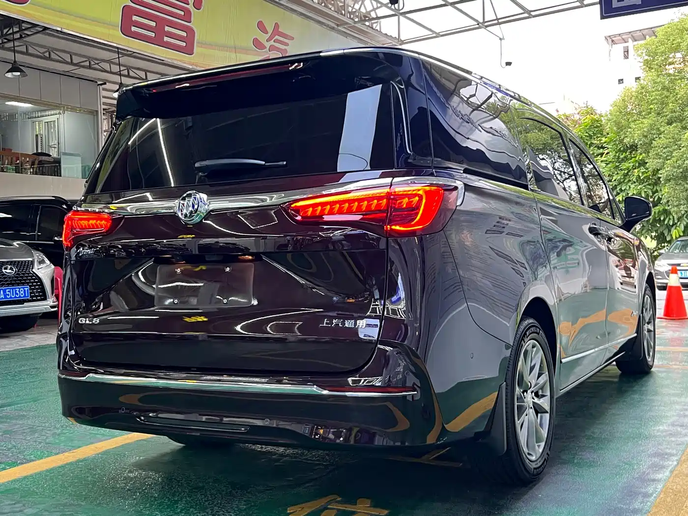Buick GL8 2021 Avenir Aivia 7-Seater Family Edition фото 7
