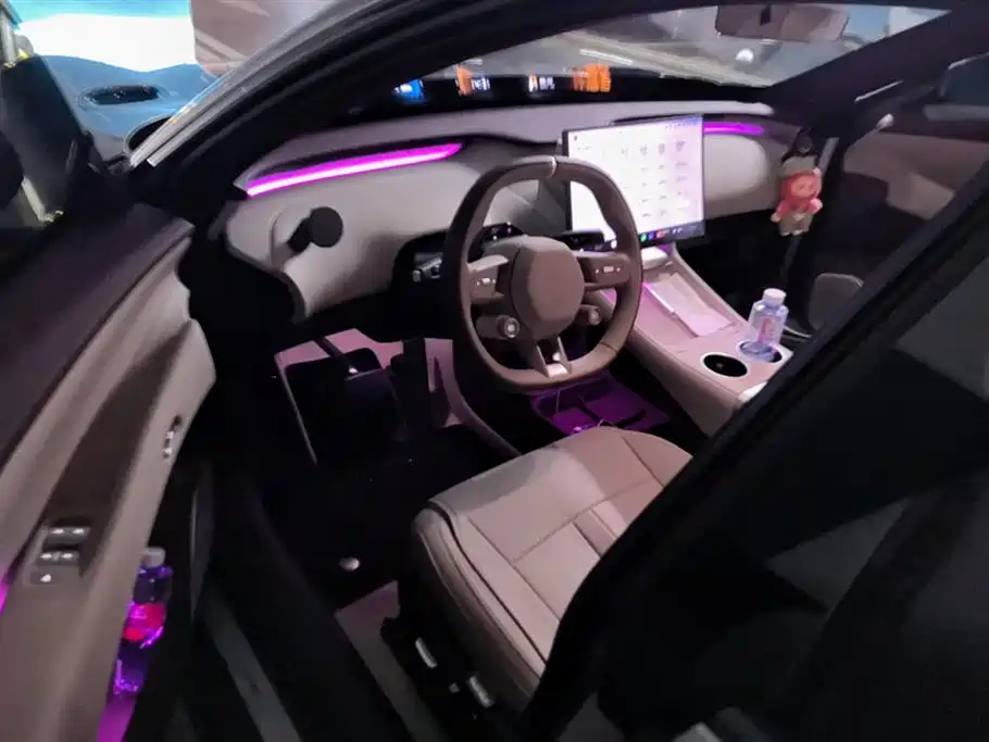Xiaomi Auto Xiaomi YU7 2025 Extended Range RWD Edition фото 9