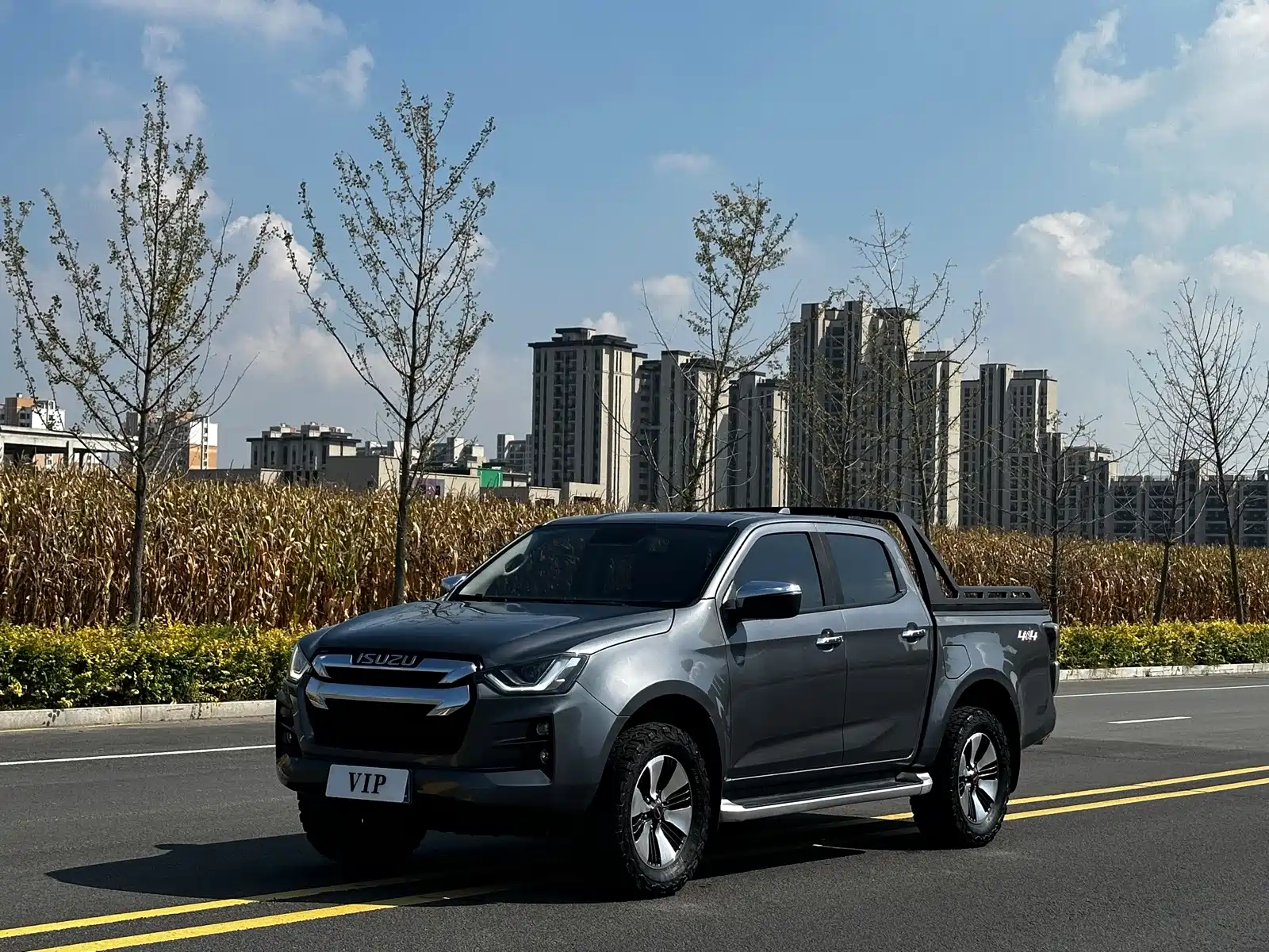 Фото 1 - Isuzu D-MAX