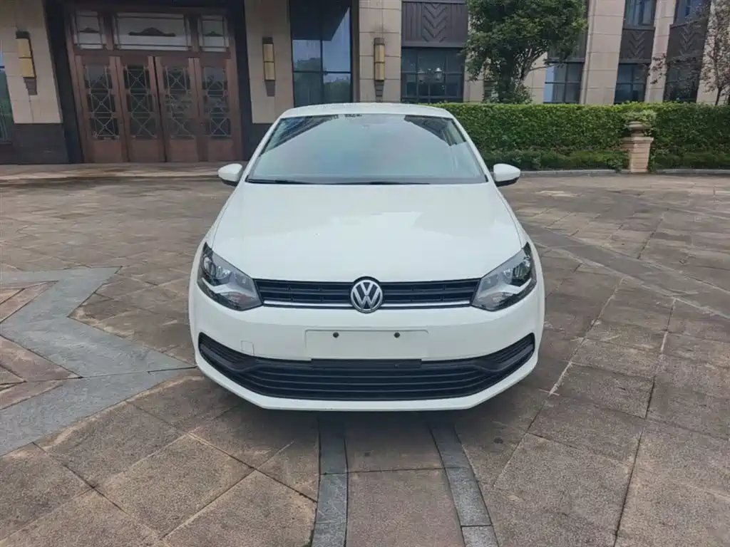 Volkswagen Polo 2016 1.4L Manual Trend фото 3
