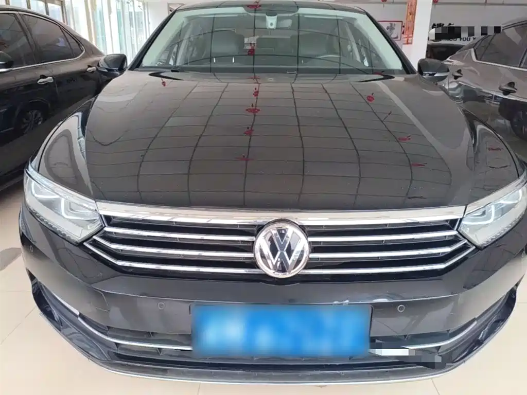 Volkswagen Magotan 2017 330TSI DSG Luxury фото 3