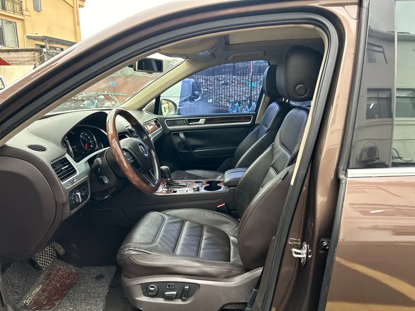 Volkswagen Touareg 2011 3.0TDI Diesel Comfort фото 11