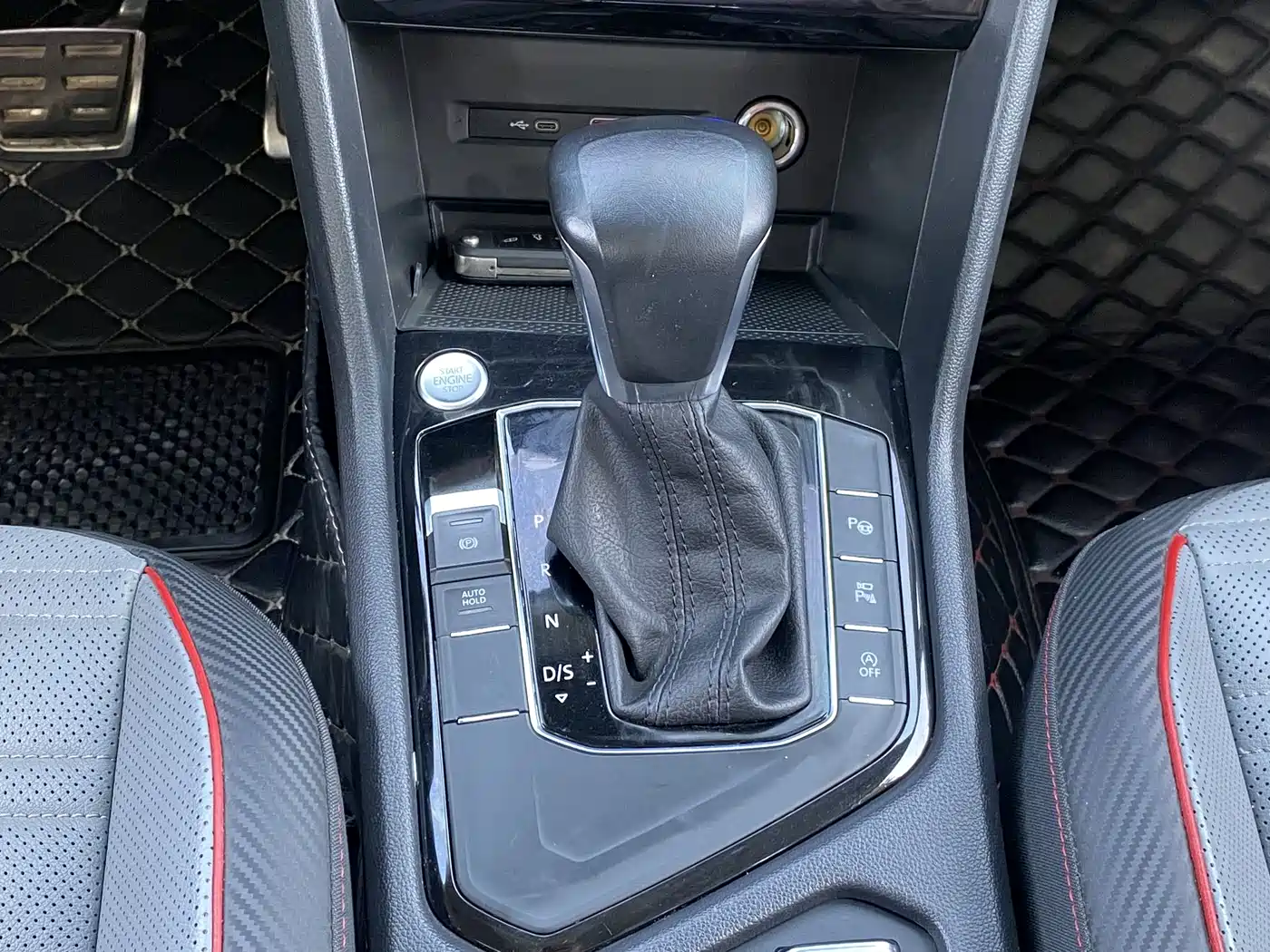 Volkswagen Tiguan L 2022 330TSI Automatic 2WD R-Line Flagship Edition фото 17