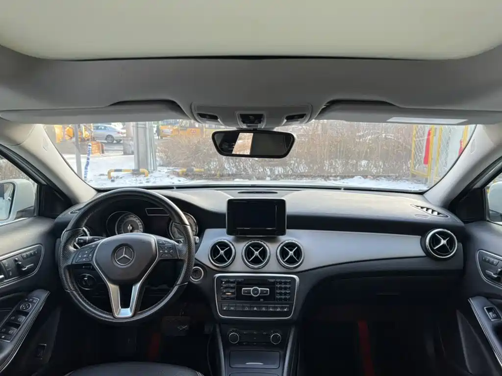 Mercedes-Benz GLA 2015 2015 GLA 220 4MATIC Luxury