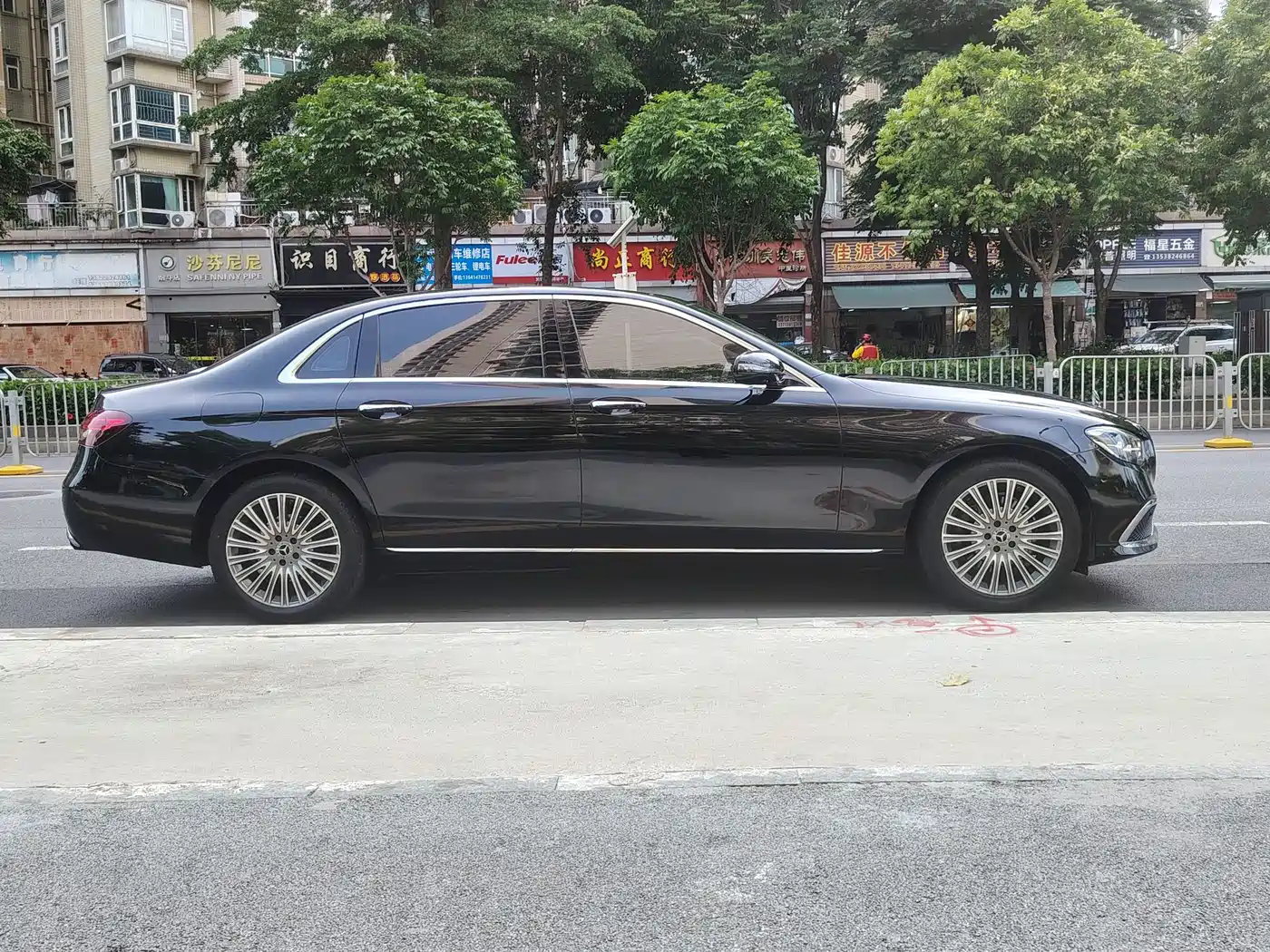 Mercedes-Benz E-Class 2021 E 300 L Fashion фото 8