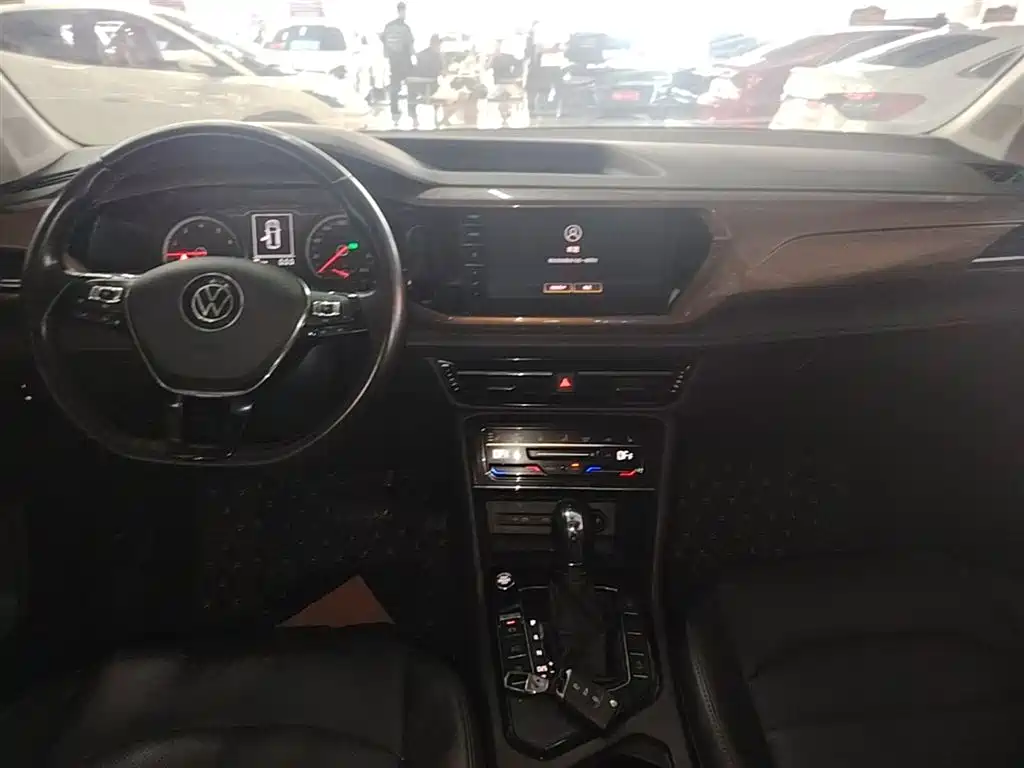 VOLKSWAGEN TUYUE