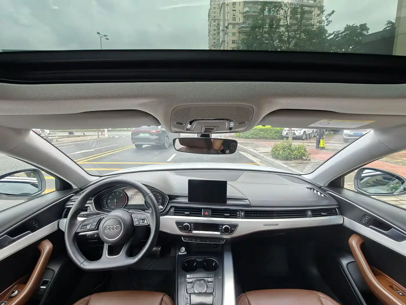 Photo 8 - Audi A4L