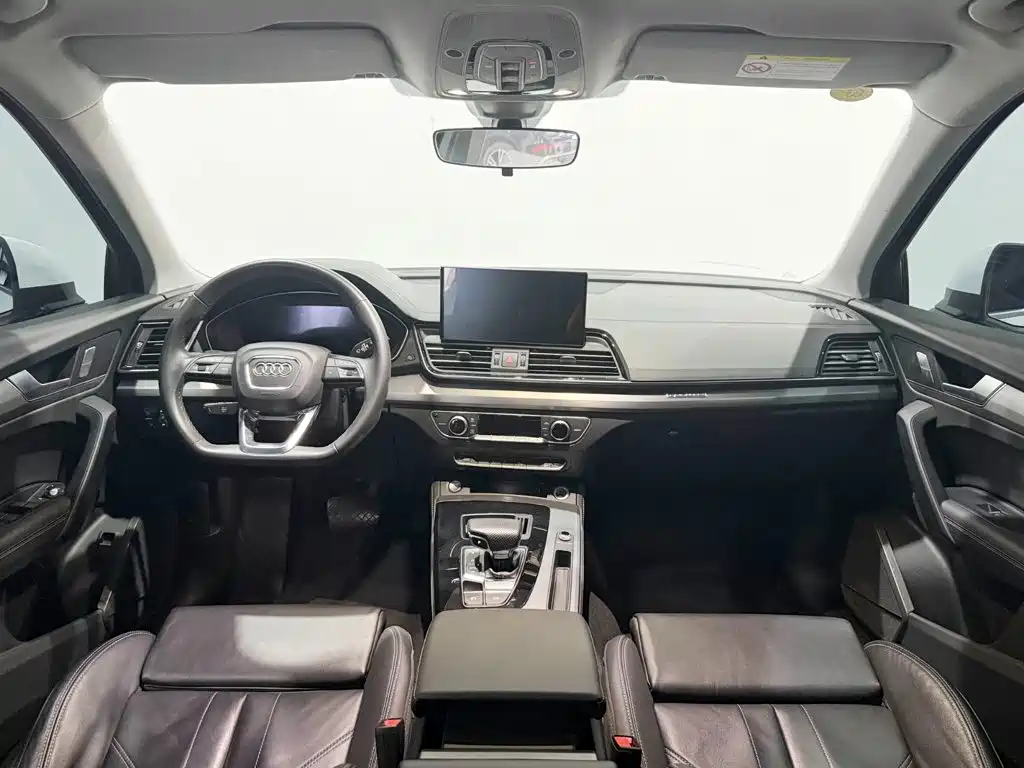 Фото 10 - Audi Q5L