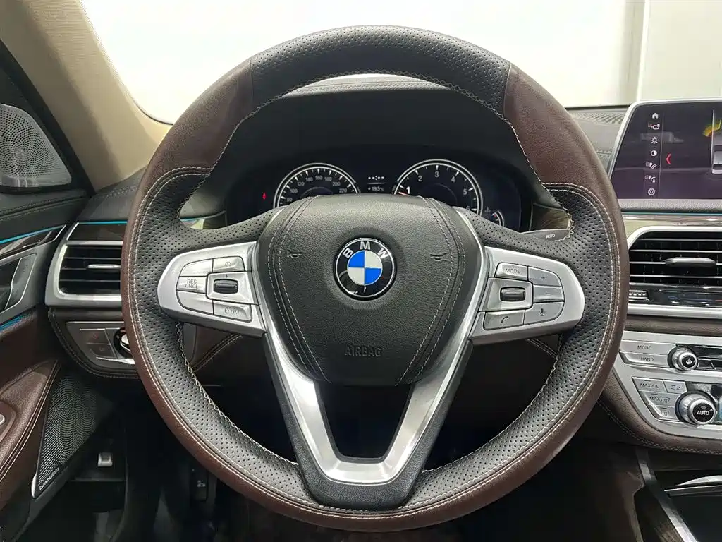 BMW 7 Series 2018 730Li Leading Type Excellence Package фото 10