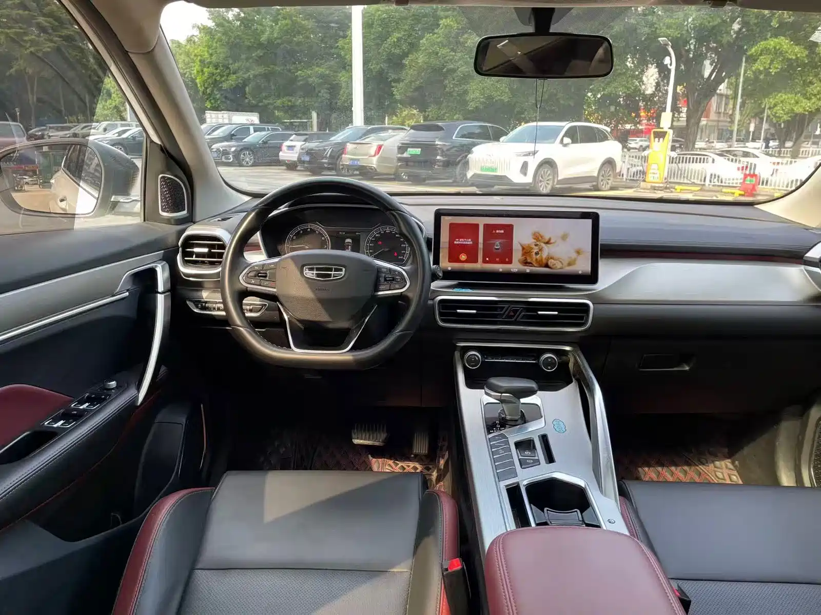 Фото 15 - Geely Coolray