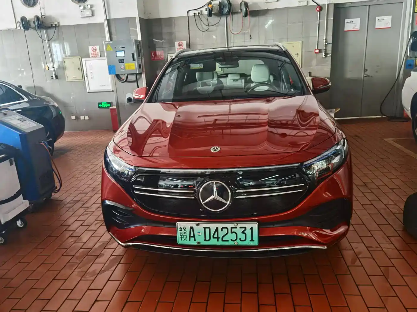 Mercedes-Benz EQA 2022 EQA 300 4MATIC Launch Special Edition фото 3