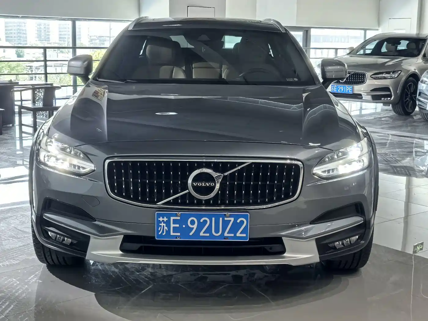 Volvo V90 2019 2019 Cross Country T5 AWD Intelligent Distance China VI