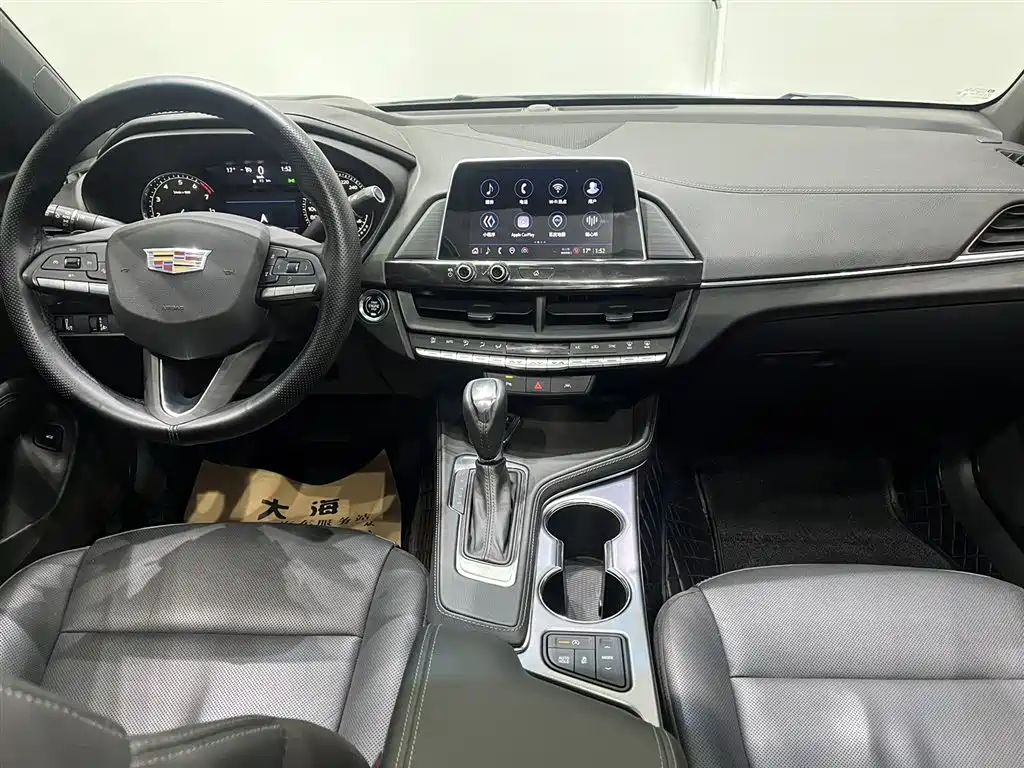 CADILLAC CT4