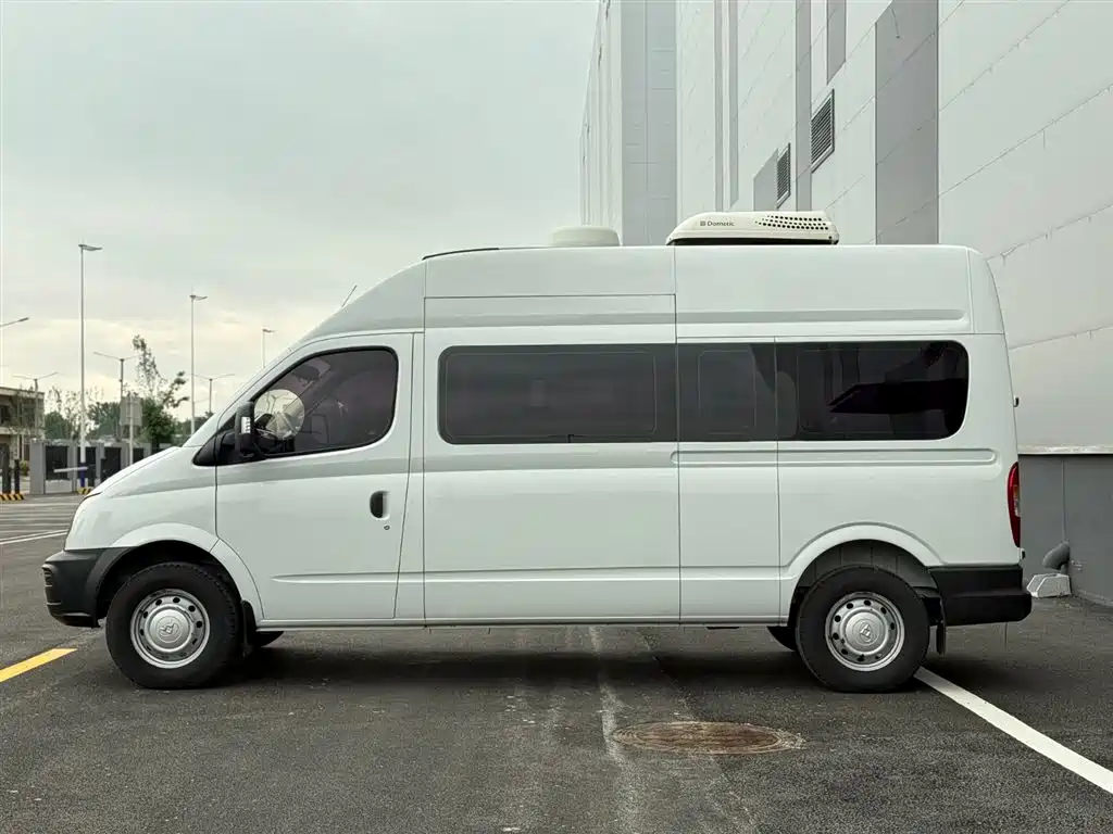 SAIC Maxus Xintu V80 2015 2.5T Manual Proud Transporter Edition Long Wheelbase High Roof фото 5