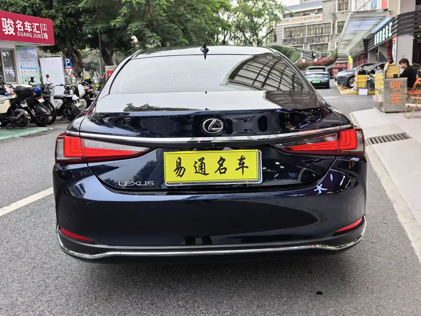 Lexus ES 2023 200 Excellence Edition фото 8
