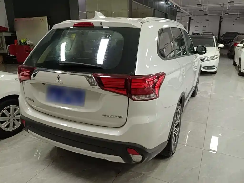 Mitsubishi Outlander 2017 2018 2.0L 2WD Glory Edition 5-seater