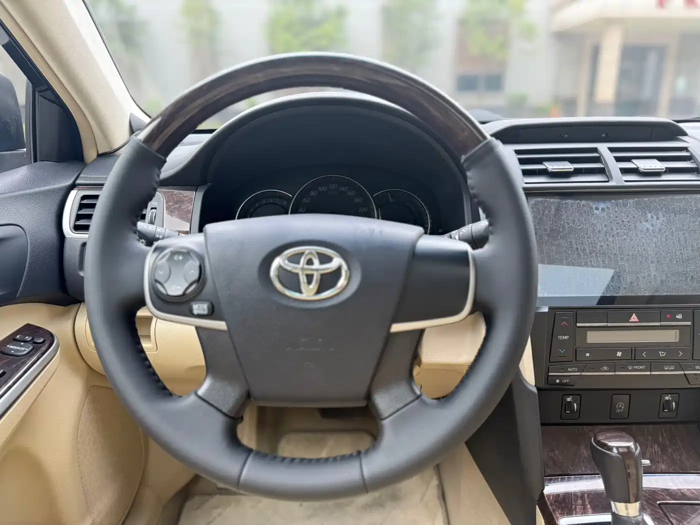 Toyota Camry 2016 2.0G 10th Anniversary Leading Edition фото 11