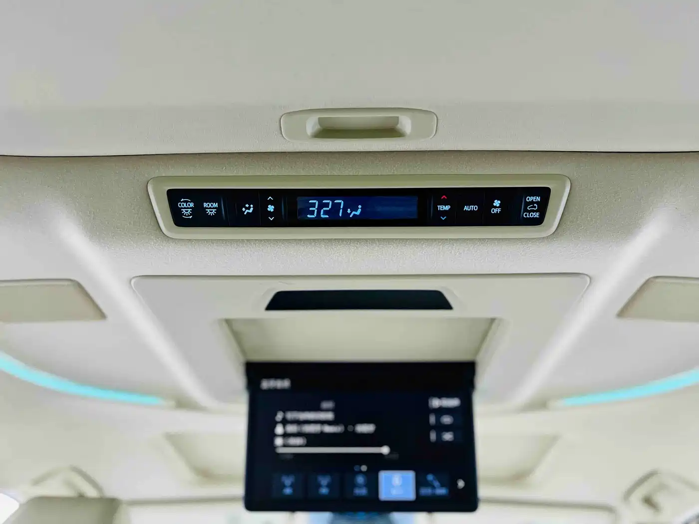 Toyota Alphard 2021 Hybrid 2.5L Premium фото 18
