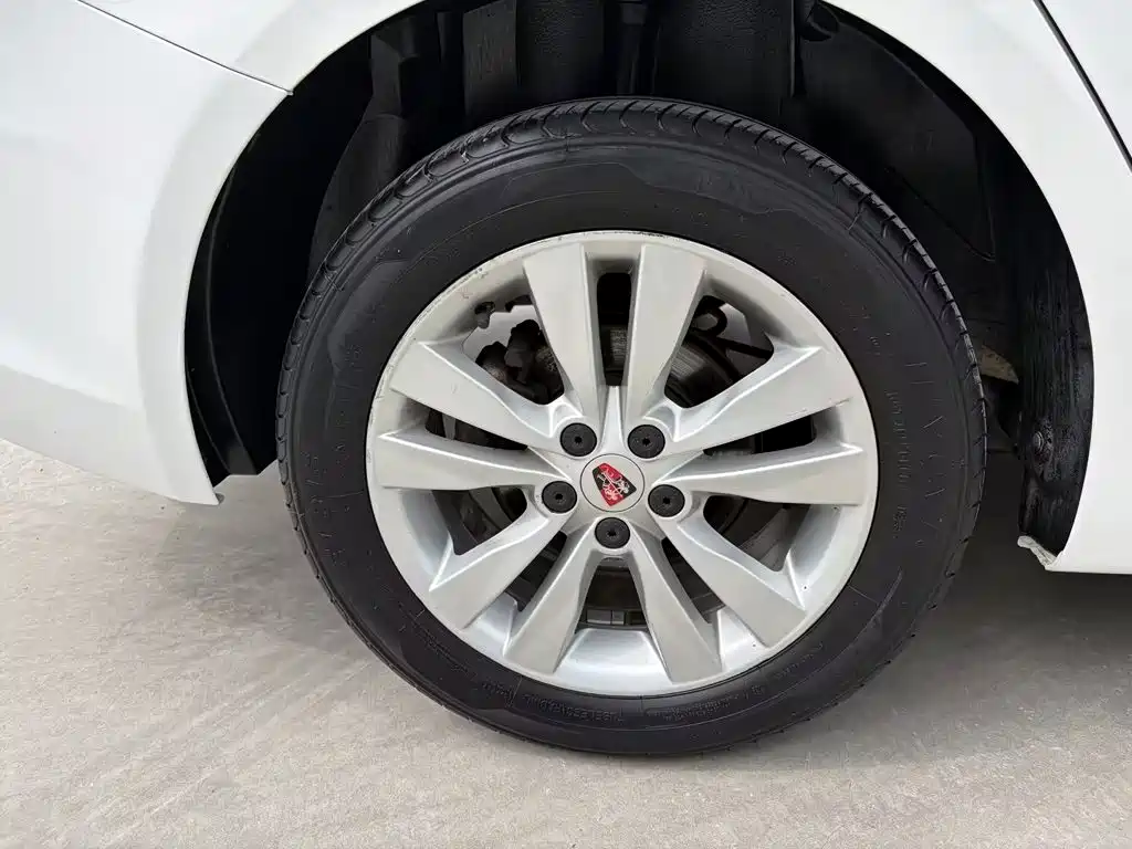 Photo 16 - Roewe 360