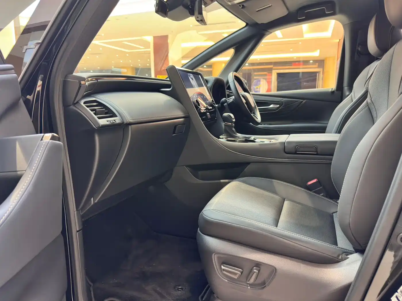 Toyota Alphard 2025 Hybrid 2.5L Prestige Gold Edition фото 11
