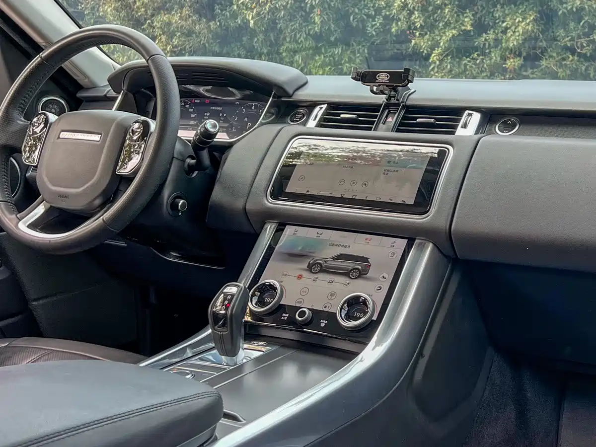 Land Rover Range Rover Sport 2020 3.0 L6 SE фото 13