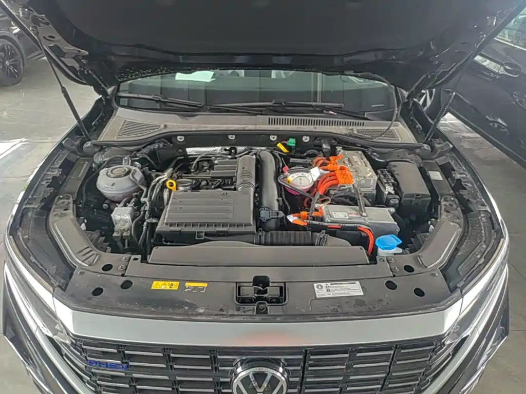VOLKSWAGEN PASSAT NEW ENERGY