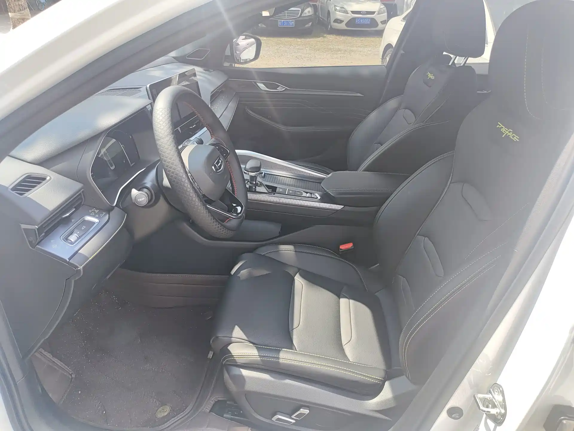 Фото 4 - Geely Preface