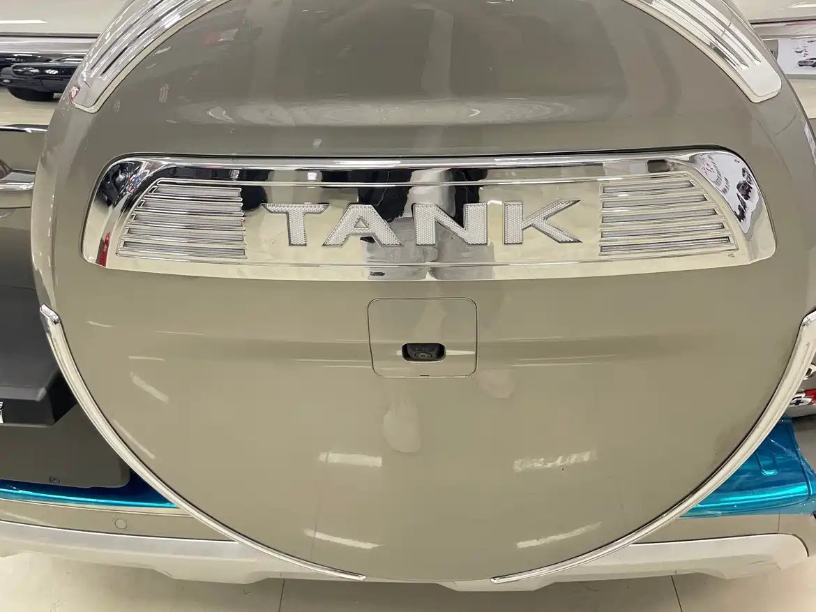 Tank 500 EV 2024 Hi4-T фото 16
