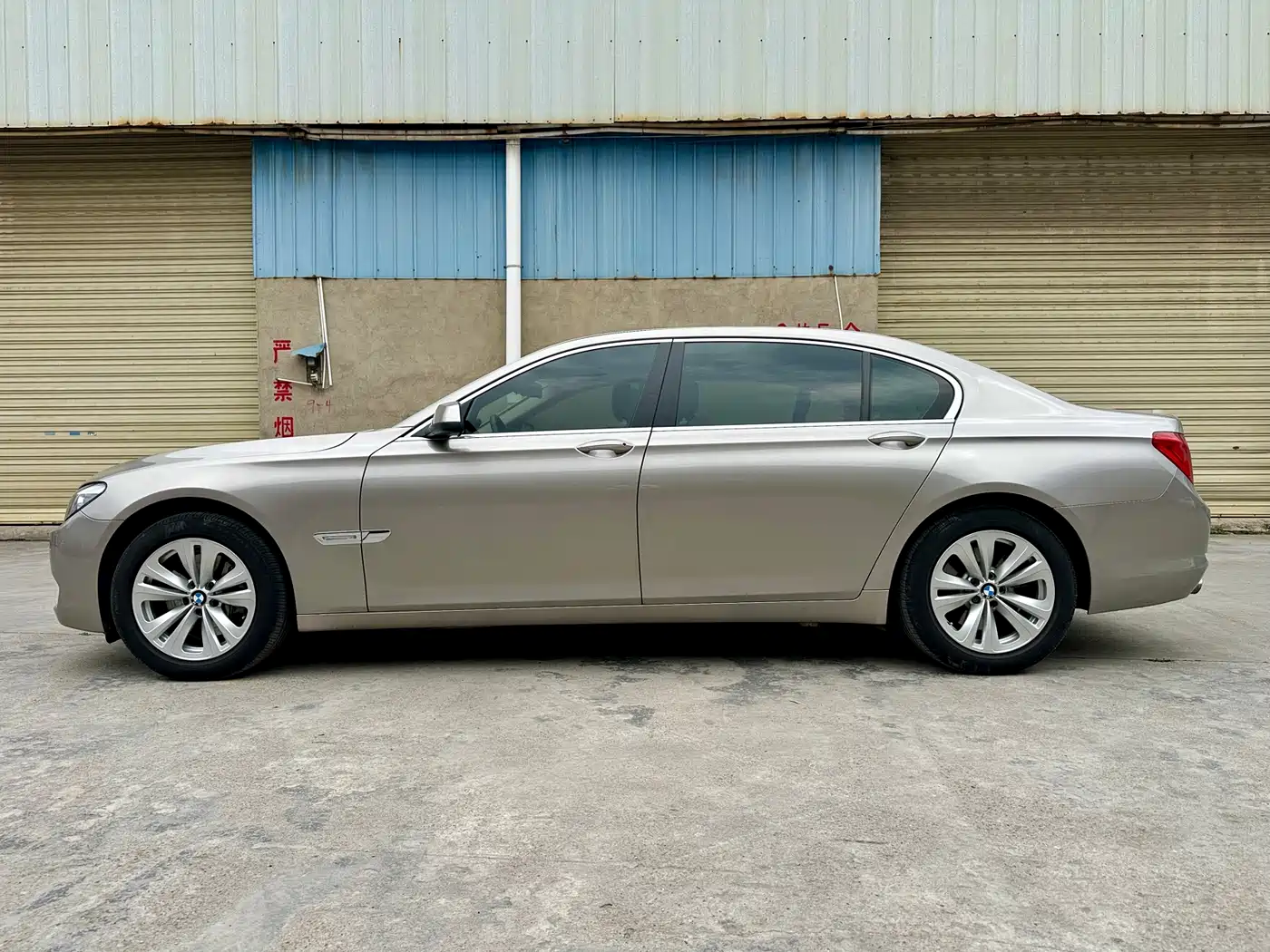 BMW 7 Series 2011 730Li Elegance фото 4
