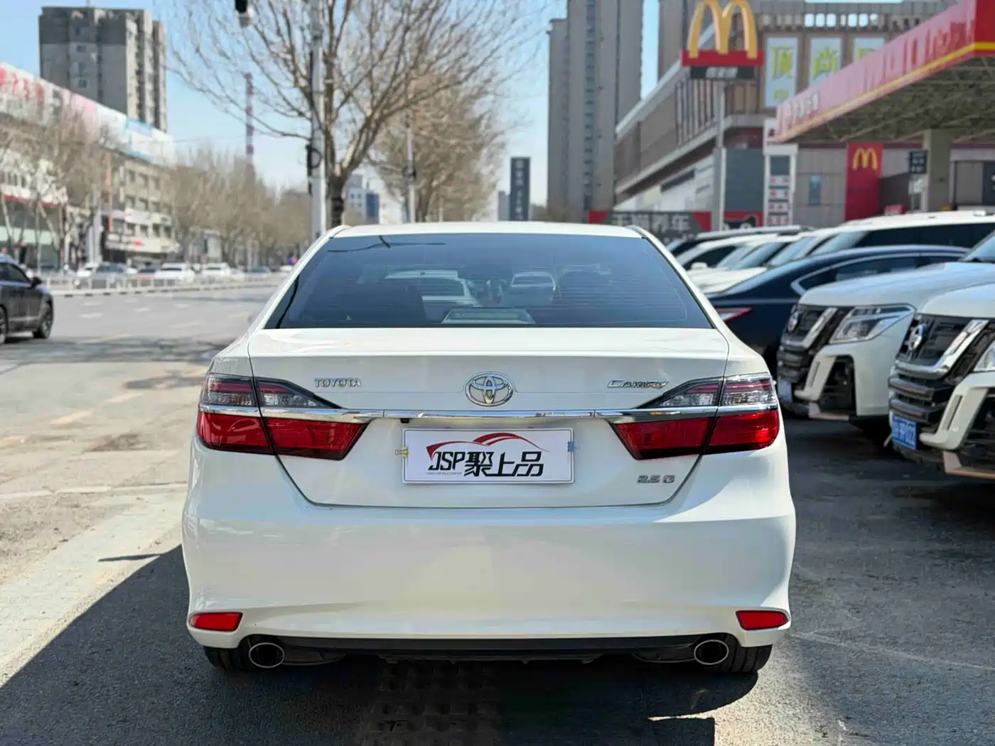 Toyota Camry 2016 2.5G 10th Anniversary Luxury Navigation Edition фото 14