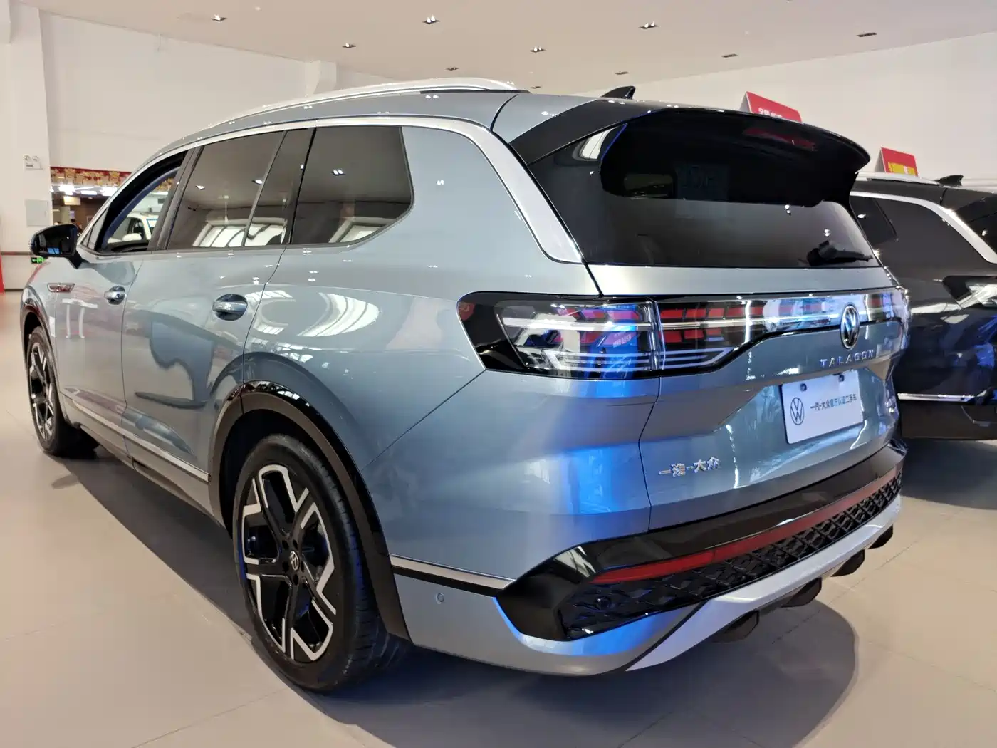 Volkswagen Talagon 2025 450TSI R-Line 6-Seater фото 3