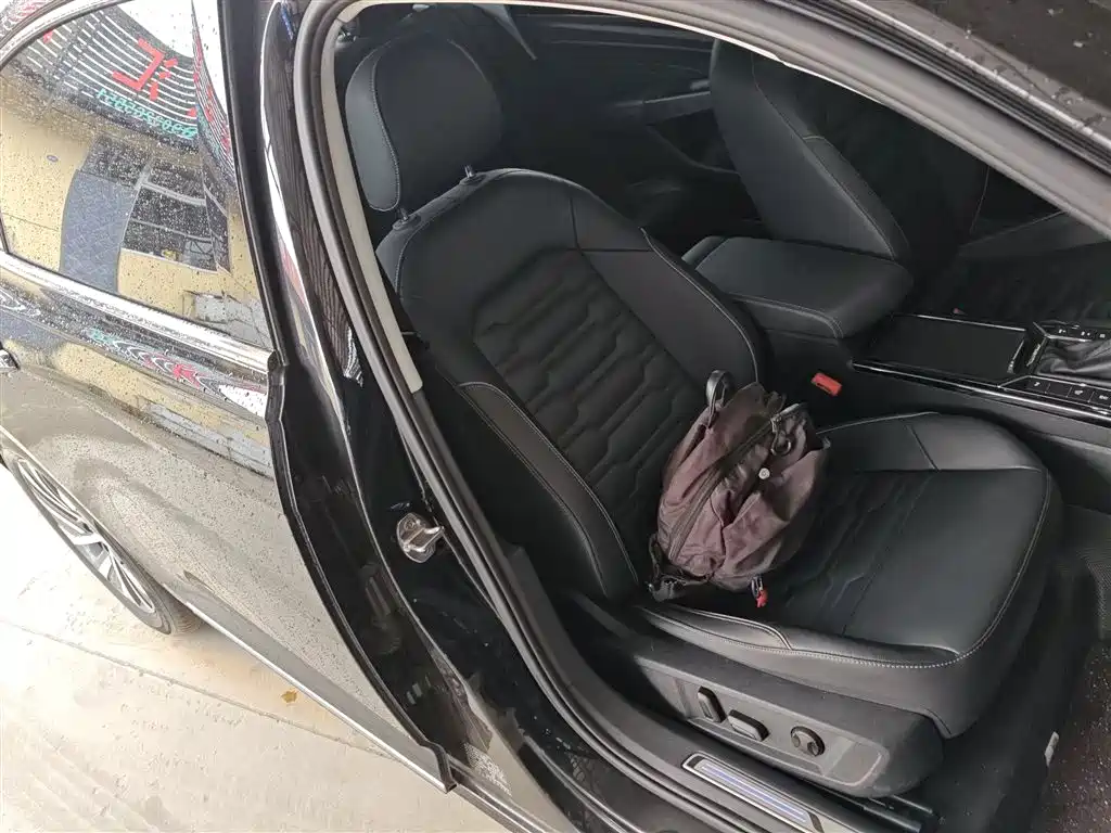 Volkswagen Passat New Energy 2019 430PHEV Hybrid Elite Edition фото 25