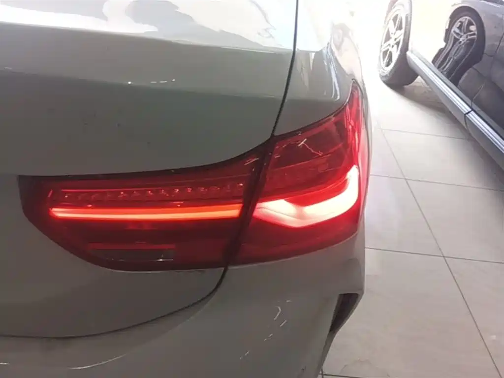 BMW 1 Series 2019 118i M Sport Package фото 8