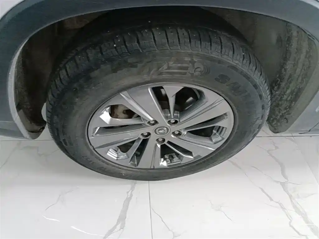 Фото 23 - Changan CS75